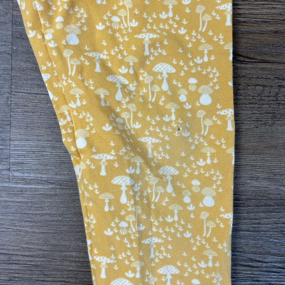 Matilda Jane Girls Mustard Yellow and Cream Mushroom Print Ruffle Leggings, sz 6 - Picture 4 of 6